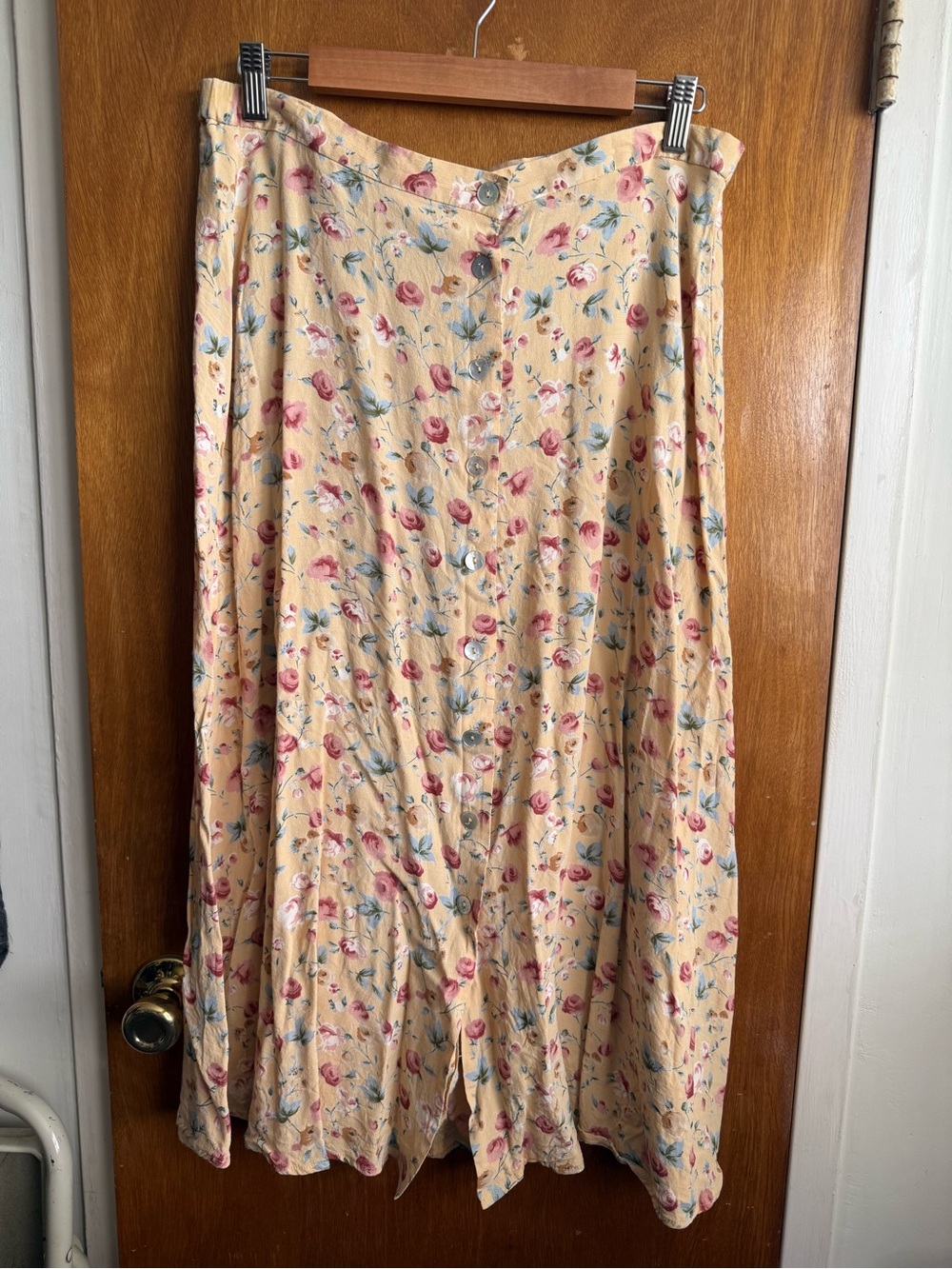 VINTAGE Worthington Floral Midi Skirt in Pale Yellow with Pink & Blue Flowers